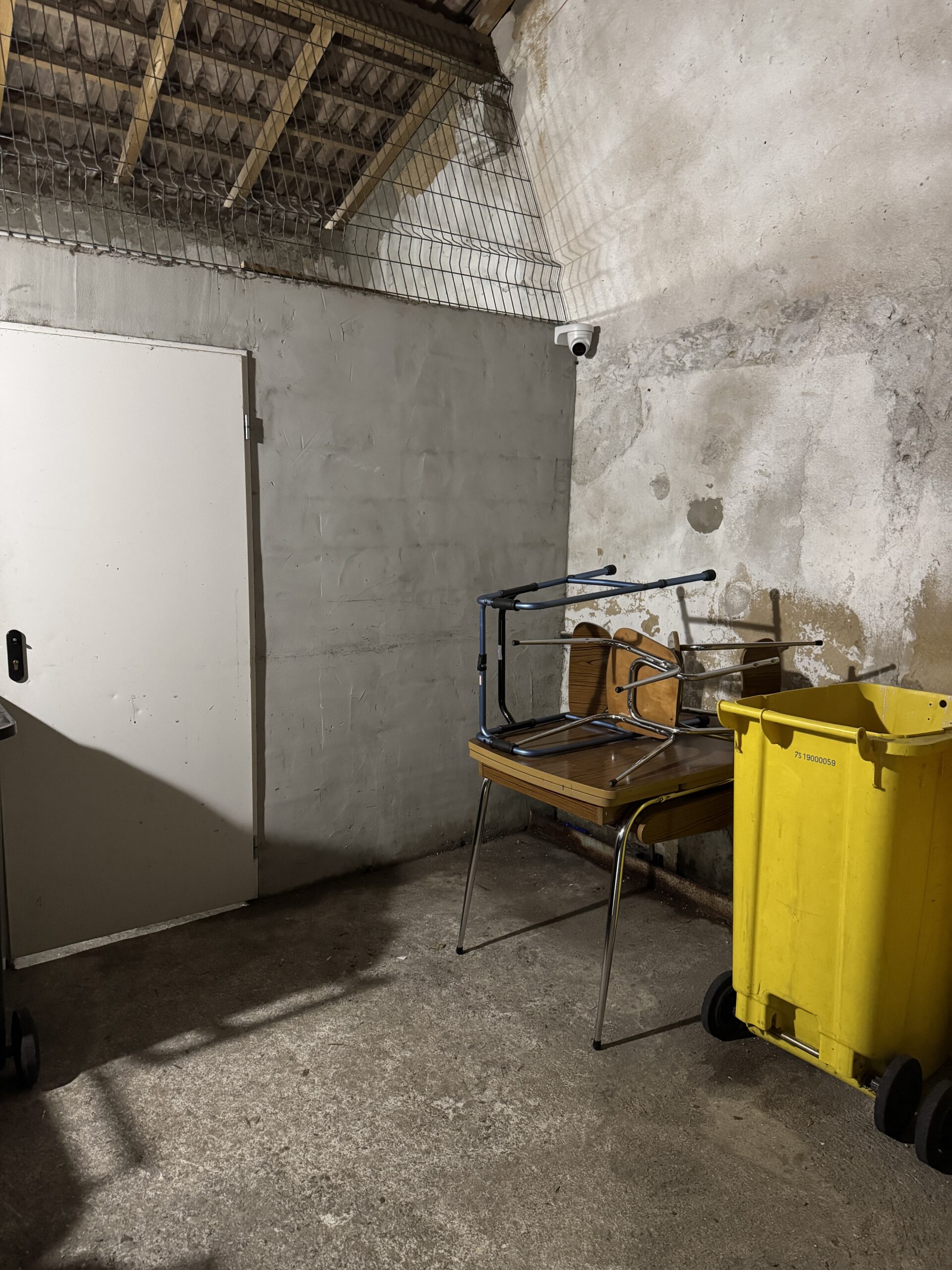 Résidence parc de la roseraie à Marseille, amélioration, Installation d'une caméra HD DAHUA dans le local poubelle par Objectif Sécurité.