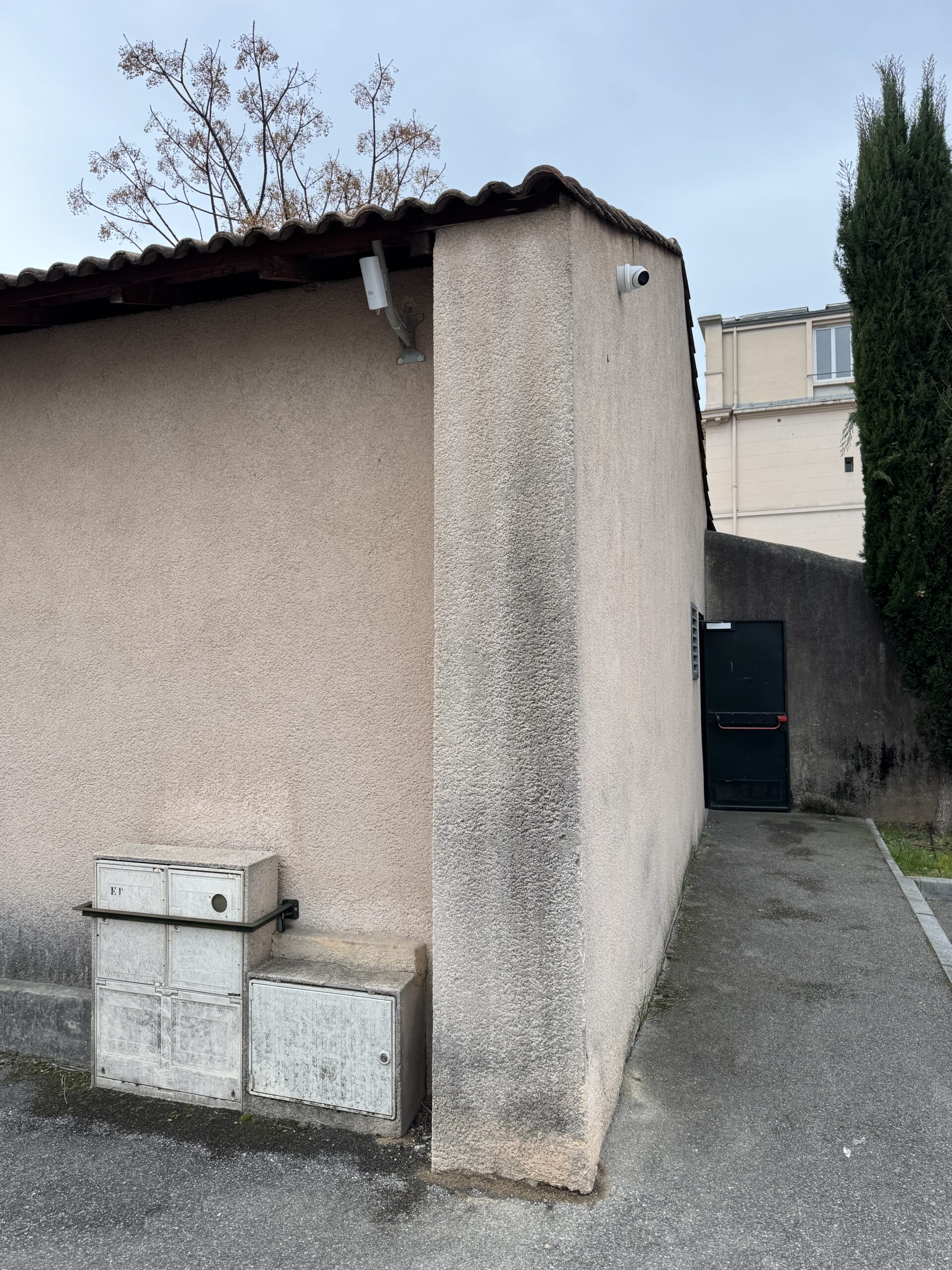 Résidence parc de la roseraie à Marseille, Installation d'une caméra HD DAHUA et d'un pont radio WITEK par Objectif Sécurité.