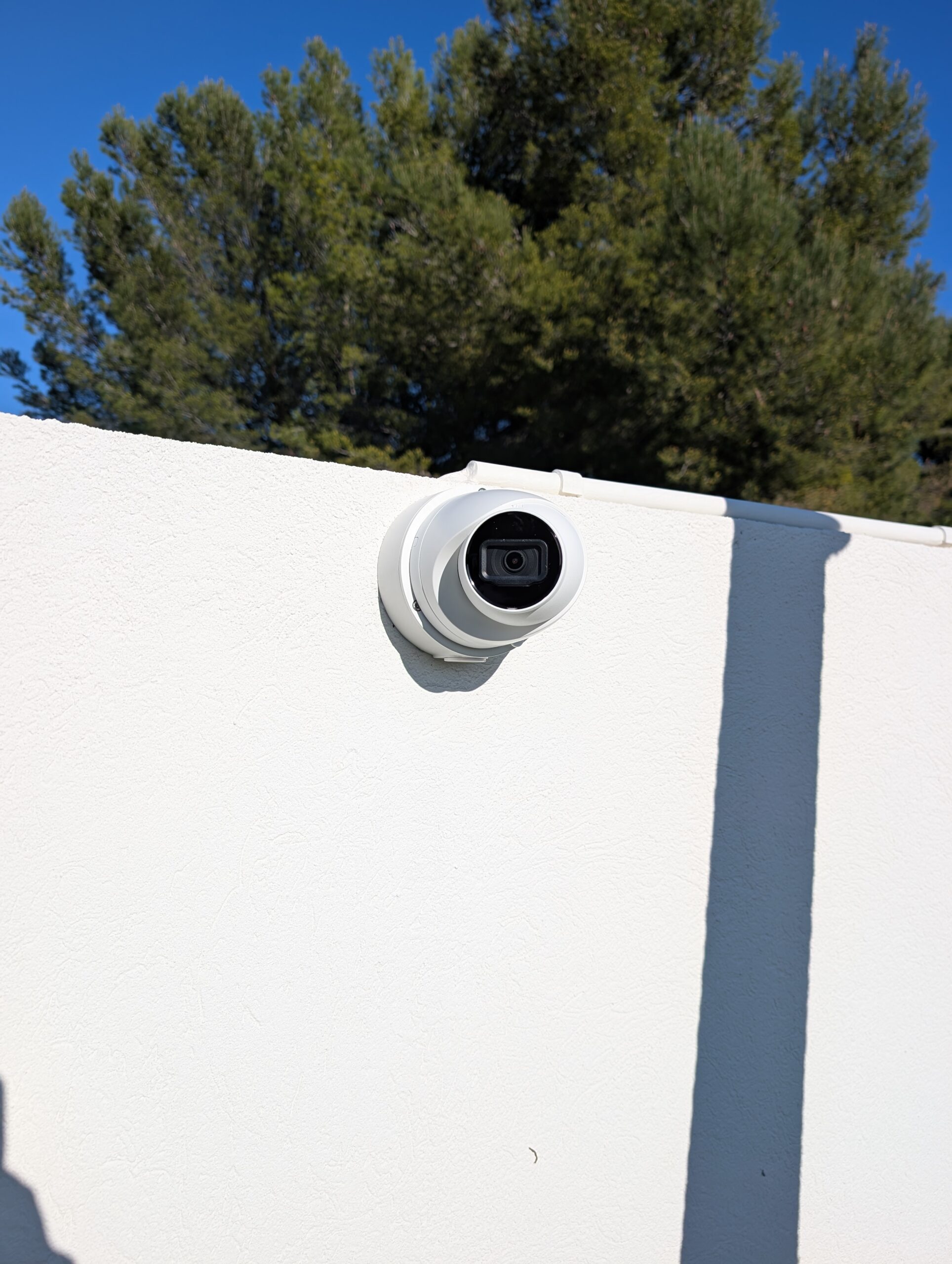 Amélioration du système de vidéosurveillance à plan de cuques,nouvelle caméras 4K Dahua installé par Objectif Sécurité